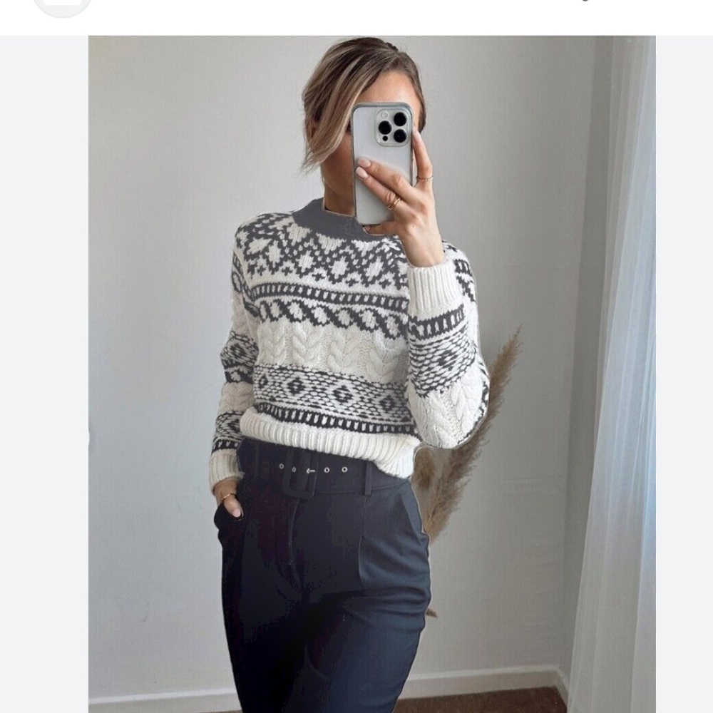 🆕 Zara jacquard knit sweater